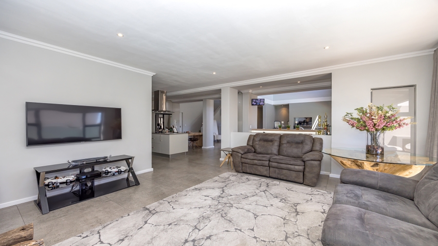 4 Bedroom Property for Sale in Parklands North Western Cape